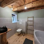 Maison Charmante A - 90 M² Avec Terrasse * Alleuze