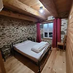 Maison Charmante A - 90 M² Avec Terrasse * Alleuze