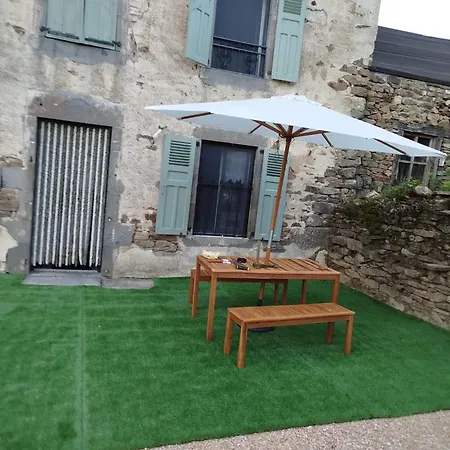 Holiday home Maison Charmante A - 90 M² Avec Terrasse Alleuze