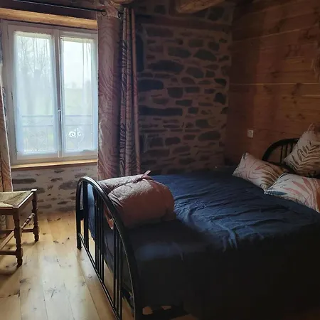 Holiday home Maison Charmante A - 90 M² Avec Terrasse Alleuze